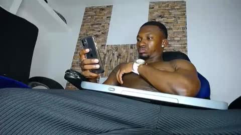 Snapshot of zousxxx chatting on April 2026 07:25:02 AM zousxxx online show from April 2026 07:25:02 AM