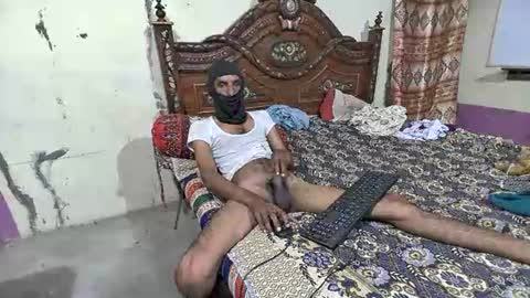 zoyakhan803 online show from May 2026 09:01:02 PM
