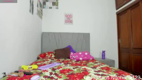 Snapshot of zule__williams chatting on April 2026 10:14:02 AM zule online show from April 2026 10:14:02 AM