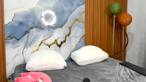 zulemapiel online show from May 2026 11:55:01 PM