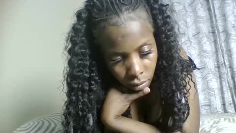 Snapshot of zurivelvetstudio chatting on January 2026 10:57:02 PM zurivelvetstudio online show from January 2026 10:57:02 PM