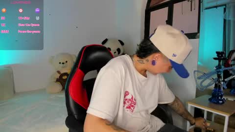 Snapshot of zuryramirez_ chatting on May 2026 08:14:01 PM Zury Ramirez online show from May 2026 08:14:01 PM