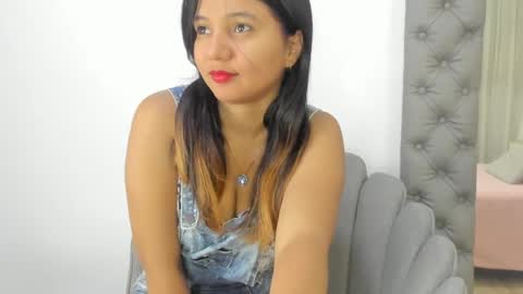 Im Zusan My schedule is from 1030pm to 430 am colombian time online show from May 2026 03:26:01 AM