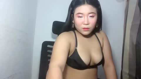 Snapshot of zyeii chatting on September 2025 01:13:02 PM sweet lylia online show from September 2025 01:13:02 PM