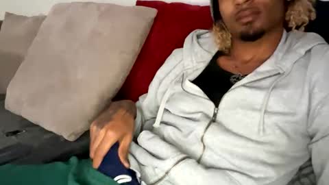 Snapshot of zylr chatting on October 2025 09:11:04 AM mixedtwinklol online show from October 2025 09:11:04 AM