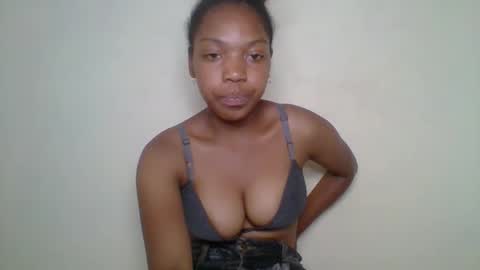 zyraelle_01 online show from May 2026 09:41:02 PM