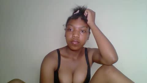 zyraelle_01 online show from May 2026 10:28:01 PM