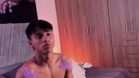 zyzz_1812 online show from October 2025 07:36:02 PM