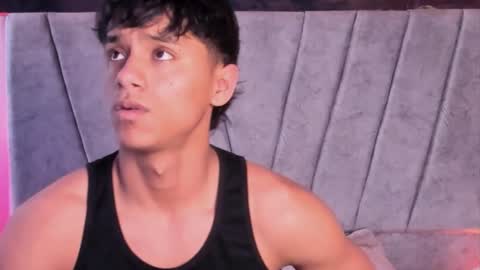 zyzz_1812 online show from January 2026 04:43:02 PM