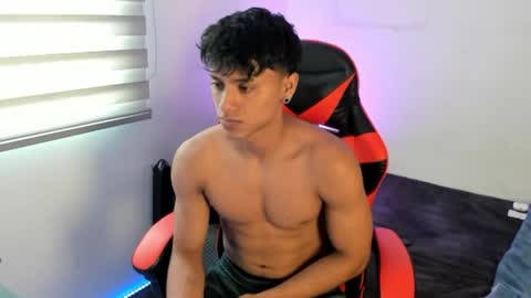zyzz_1812 online show from June 2026 06:24:02 PM