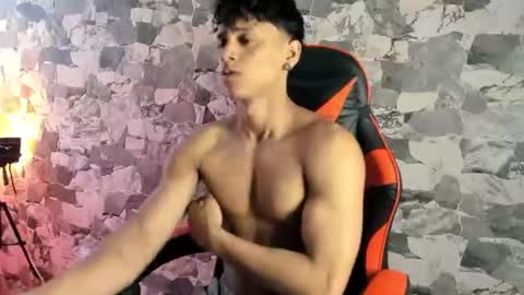 Snapshot of zyzz_1812 chatting on June 2026 03:45:01 PM zyzz_1812 online show from June 2026 03:45:01 PM