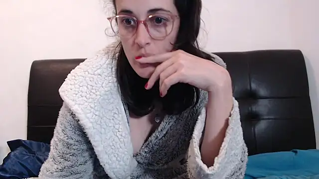 Snapshot of Lunaabbey chatting on January 2025 07:23:01 PM Lunaabbey online show from January 2025 07:23:01 PM