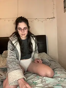 Lunaabbey online show from March 2026 09:15:01 PM