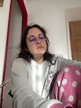 Lunaabbey online show from May 2026 05:58:02 AM