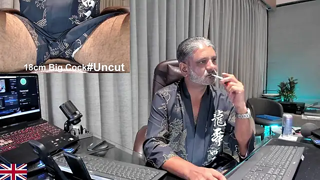OnlineBossUK online show from July 2026 07:20:02 PM