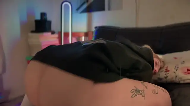 Snapshot of Mannarie_Madsinn chatting on March 2025 02:08:01 AM Mannarie Madsinn online show from March 2025 02:08:01 AM