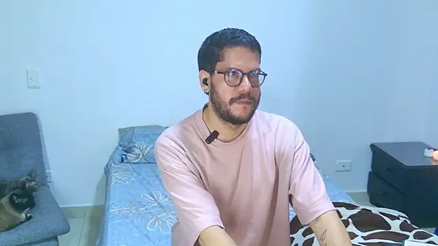 Snapshot of AndyHepburn chatting on February 2026 05:17:02 AM AndyHepburn online show from February 2026 05:17:02 AM