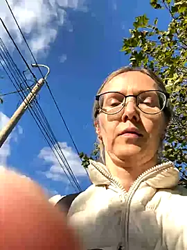 angelmommu online show from November 2025 11:56:01 AM