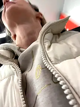 angelmommu online show from November 2025 11:00:01 AM