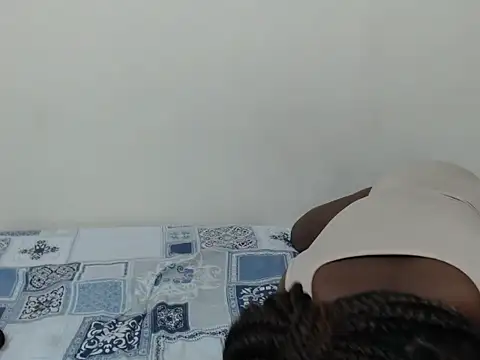 Snapshot of queen__ebony chatting on November 2025 04:19:01 PM queen ebony online show from November 2025 04:19:01 PM