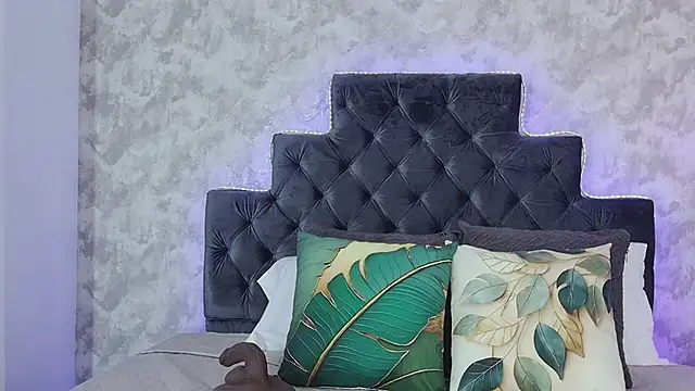 elizabeth coleman online show from April 2026 09:48:02 PM