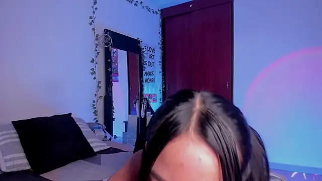 little kayla  online show from February 2026 10:47:01 PM