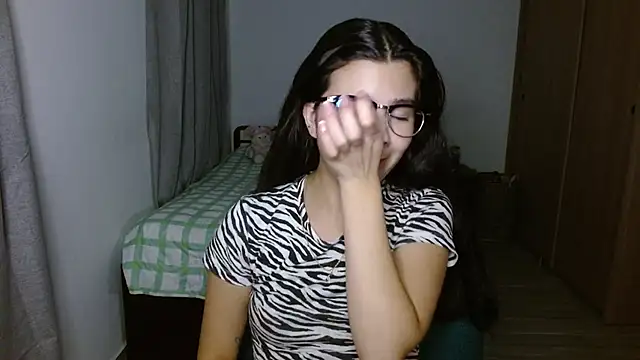 Snapshot of mia__lopez_ chatting on October 2025 12:54:01 AM mia lopez online show from October 2025 12:54:01 AM