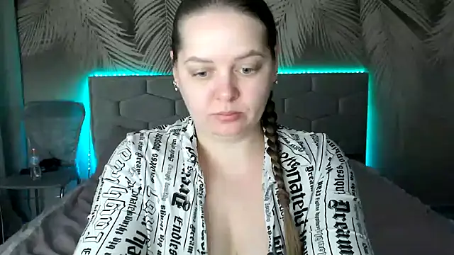 uliastar online show from February 2025 05:41:02 AM