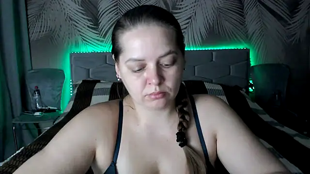 uliastar online show from November 2025 07:08:01 AM