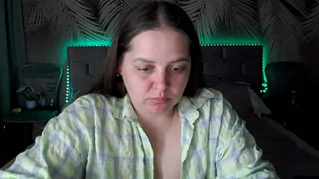 uliastar online show from May 2026 06:33:01 AM