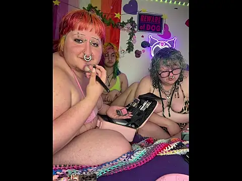 ivolustful online show from April 2026 05:17:01 PM