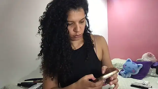 gatubelahot online show from February 2025 09:47:02 PM