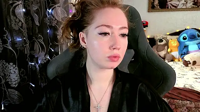Snapshot of TinaBrook chatting on March 2026 05:02:01 AM TinaBrook online show from March 2026 05:02:01 AM