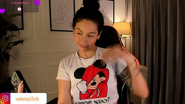 valeriia25  online show from February 2025 10:53:01 PM