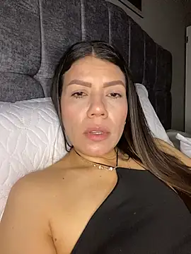 Snapshot of martina_contreras chatting on February 2026 07:08:01 AM martina contreras online show from February 2026 07:08:01 AM
