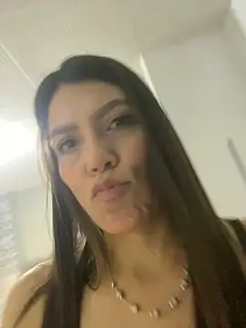 Snapshot of martina_contreras chatting on March 2026 05:11:02 AM martina contreras online show from March 2026 05:11:02 AM