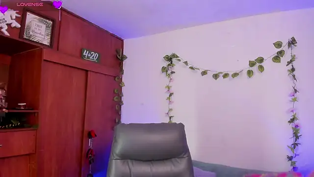 Cata green online show from September 2025 08:36:02 PM