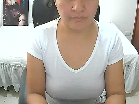 SenthiX online show from October 2025 01:33:02 PM