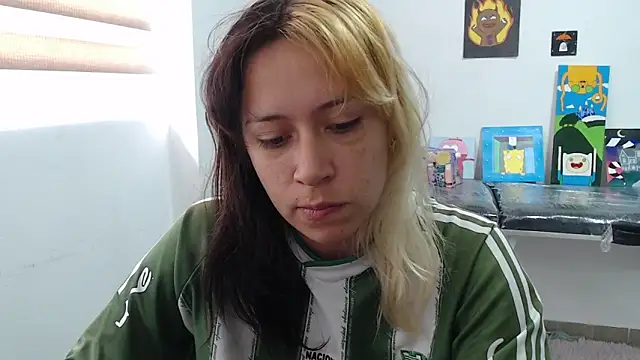 Snapshot of MommyMiaWs chatting on September 2025 02:51:02 PM MommyMiaWs online show from September 2025 02:51:02 PM