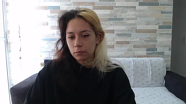 Snapshot of MommyMiaWs chatting on September 2025 02:11:01 PM MommyMiaWs online show from September 2025 02:11:01 PM