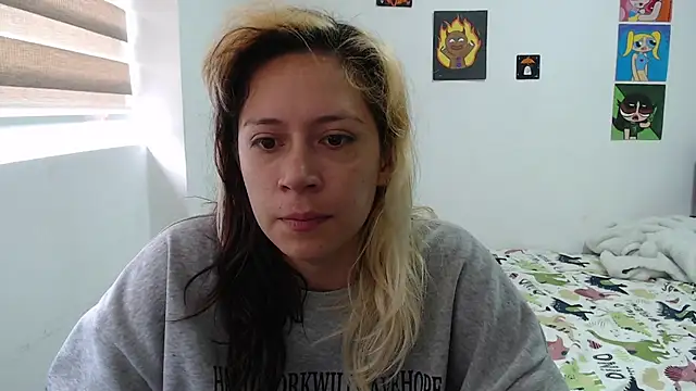 Snapshot of MommyMiaWs chatting on October 2025 01:33:02 PM MommyMiaWs online show from October 2025 01:33:02 PM