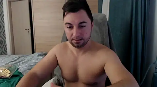 Snapshot of HankMalone chatting on December 2024 03:58:02 AM HankMalone online show from December 2024 03:58:02 AM