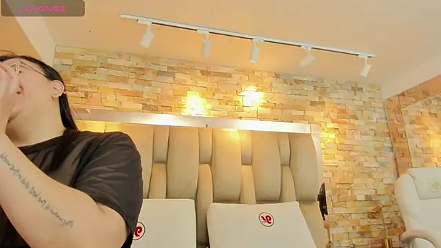 Snapshot of anette_cooper chatting on September 2025 03:17:02 AM anette cooper online show from September 2025 03:17:02 AM