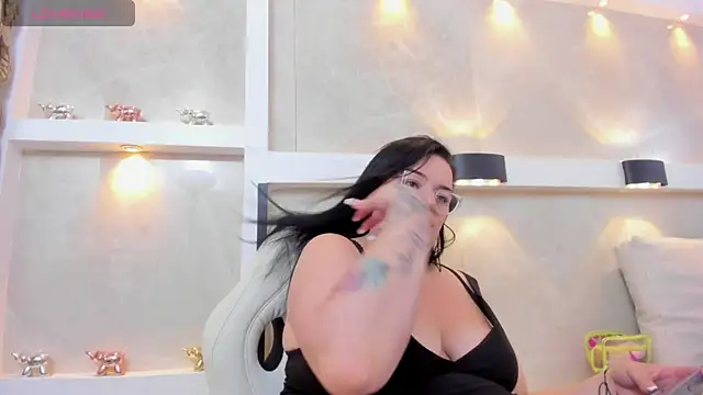 Snapshot of anette_cooper chatting on November 2025 03:28:01 AM anette cooper online show from November 2025 03:28:01 AM