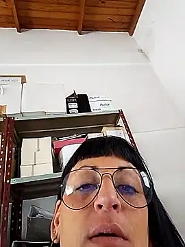 estefyzapata online show from February 2026 06:39:01 PM