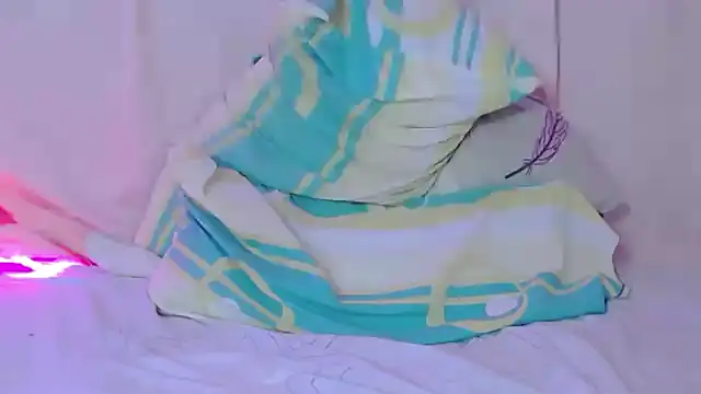 Snapshot of RosesValentina chatting on February 2025 09:53:02 AM RosesValentina online show from February 2025 09:53:02 AM