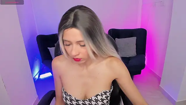emilly smith 1 online show from May 2026 08:09:02 AM