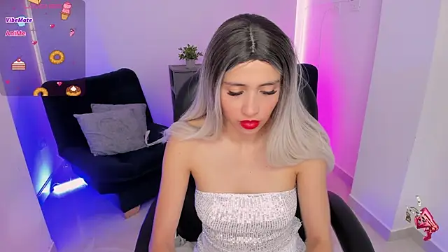 emilly smith 1 online show from May 2026 12:53:02 PM
