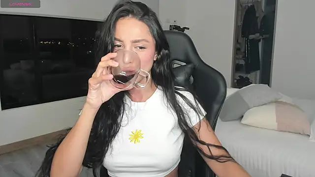 EvaMoet online show from March 2025 05:08:01 AM