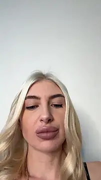 Mia Roxie online show from February 2026 03:10:02 AM